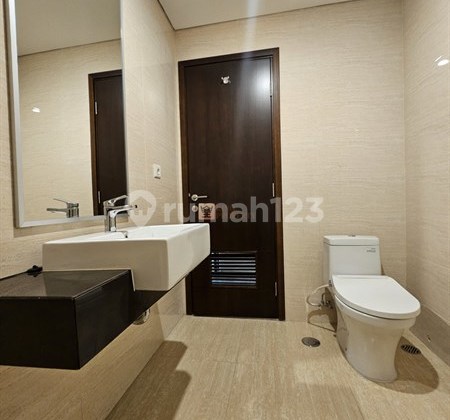 Smart Living Starts Here." , di Sewakan Apartemen Studio Furnish di Akr Gallery West Dekat Denganntu Tol Kebon Jeruk 2