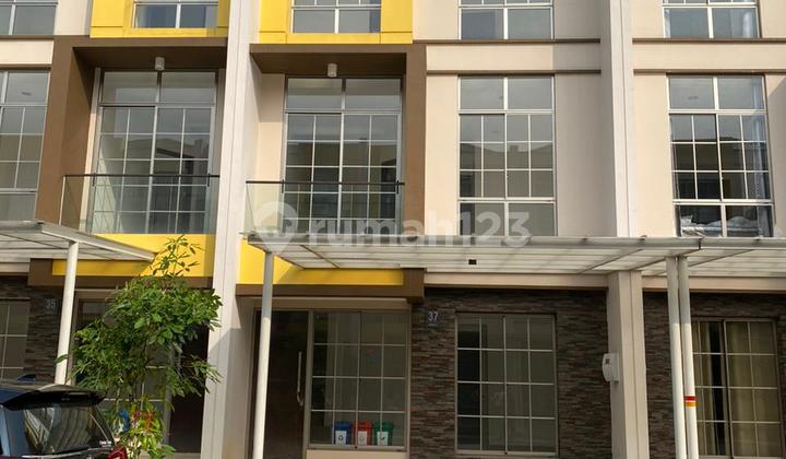 3-Story House in Good Condition at PIK, Ready to Occupy for Sale