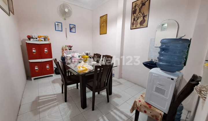 Dijual Rumah Terenovasi 1.5LT SHM Blok Depan Di Villa Melati Mas Tangerang 2