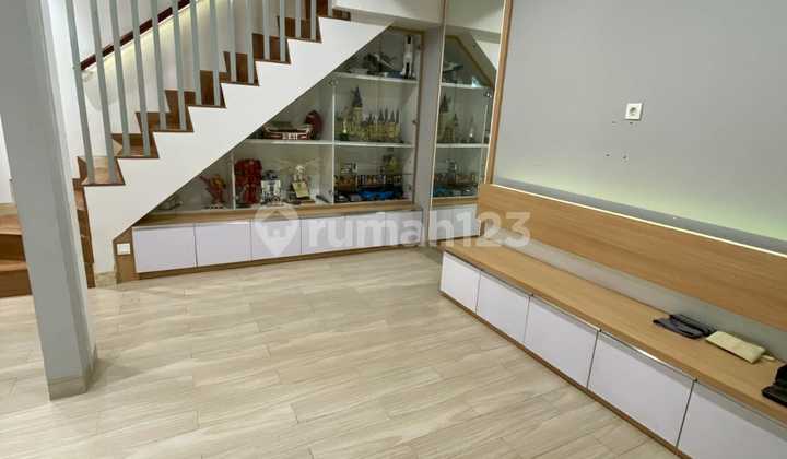 Dijual Rumah Bagus 2 Lantai Semi Furnished di Gading Serpong Virginia Village