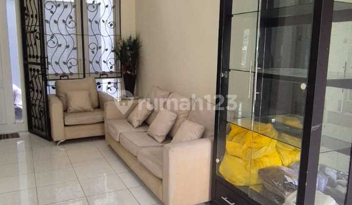 Disewakan Rumah Semi Furnished Fluorite Timur Gading Serpong
