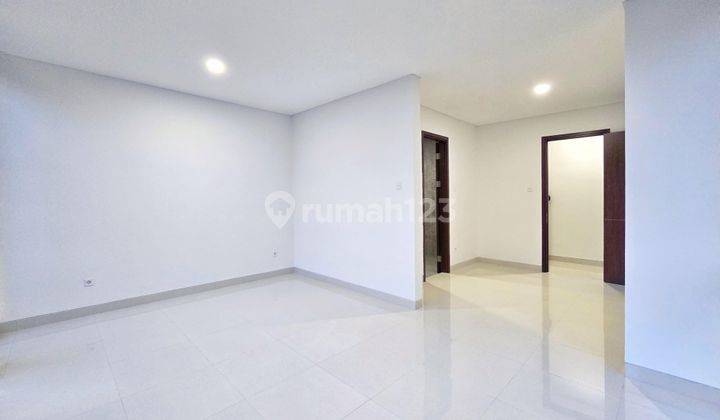 Disewakan Ruko Del Rey BSD 3 Lantai Bagus Siap Pakai 2