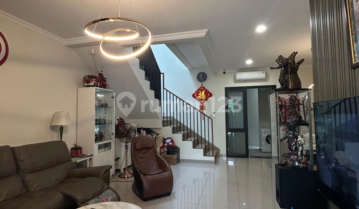 Dijual Rumah Bagus 8x15 Type Premium Furnished Cluster Carson, Gading Serpong 1