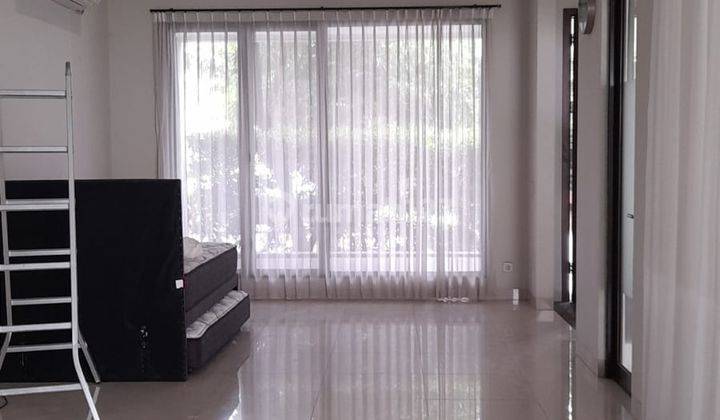 Disewakan Rumah 2 Lantai Semi Furnished Cluster Ammarilla Avani BSD City Tangerang 1