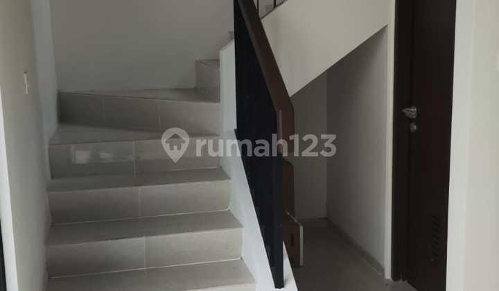 For Rent 2-Story House 3 Bedrooms in Kebayoran Harmoni Bintaro, South Tangerang 2