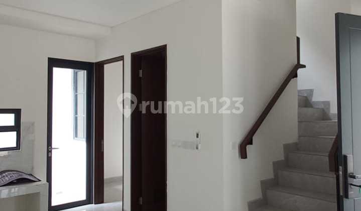 Dijual Rumah 2 Lantai + Attic Siap Huni di Citra Garden Bintaro Dijual Rumah 2 Lantai + Attic Siap Huni di Citra Garden Bintaro