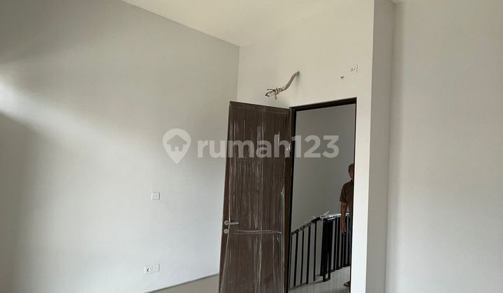 Disewakan Rumah 2 Lantai Nyaman di Cluster Diandre Citra Garden Serpong 2