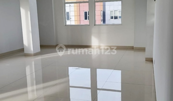 For Rent: Corner Shop House 3 Floors Fully Renovated In Golden Boulevard BSD City Tangerang