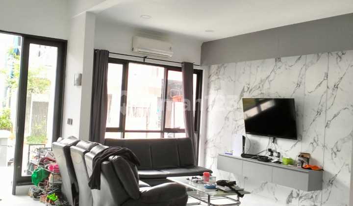 Dijual Rumah Bagus Sudah Renov Full Interior Siap Huni di Cluster Newton Gading Serpong 1