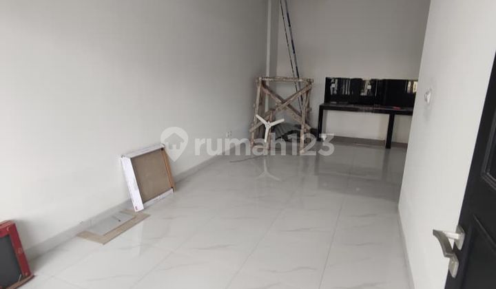 Rumah Baru 3 Lantai Duri Kepa Tidak Banjir Jalan Besar bisa KPR 2