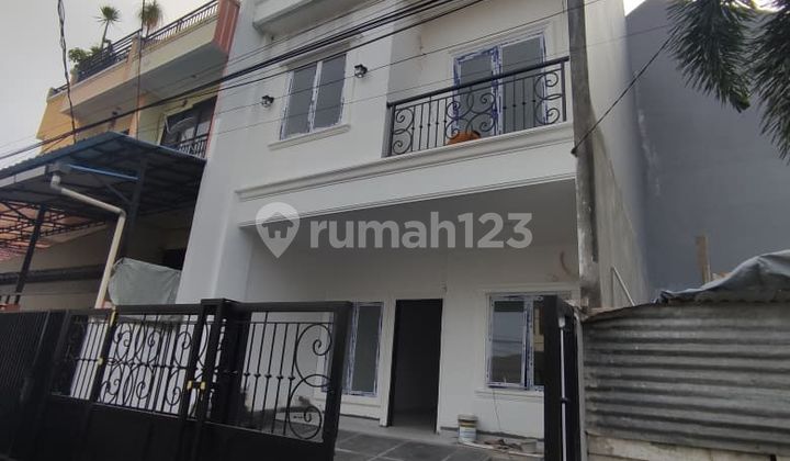 Rumah Baru 3 Lantai Duri Kepa Tidak Banjir Jalan Besar bisa KPR Rumah Baru 3 Lantai Duri Kepa Tidak Banjir Jalan Besar bisa KPR