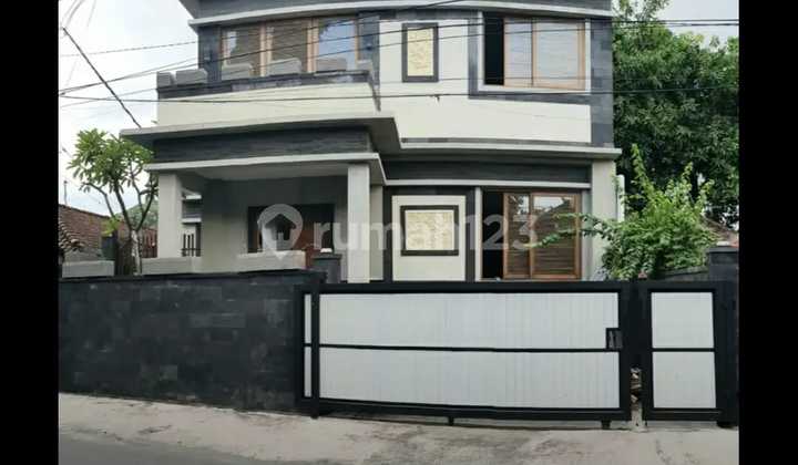 Dikontrakan Rumah Mewah 2 Lantai dengan Kolam Renang di Denpasar Barat | PRPD270