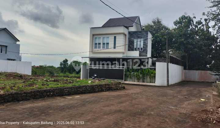 Ready-to-Occupy Villa Fully Furnished with GWK View in Jimbaran | Prpj193