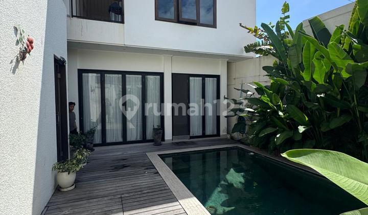 2-Story Villa in Semer Kerobokan with Private Swimming Pool - Freehold Title & Building Permit | Prpb90