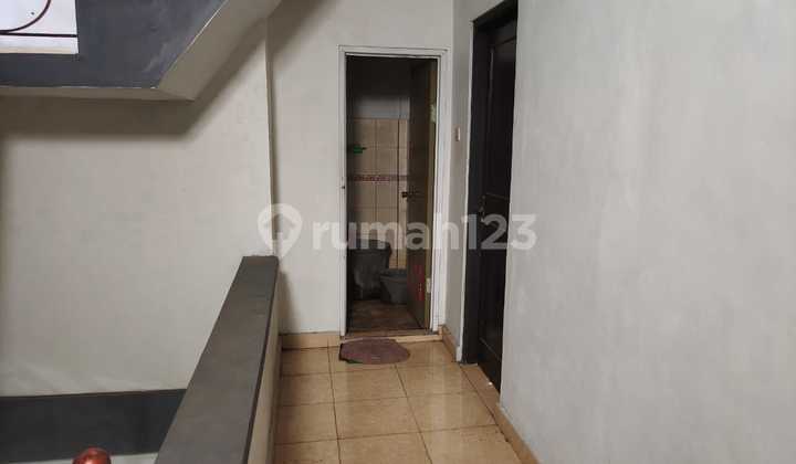 3-Story House + Shop in Dauh Peken Tabanan, Strategic Location &amp; Complete Legality | Prpt23