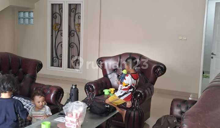 Dijual Rumah Mewah 3 Lantai Ada Balkon Di Cipinang Jakarta Timur  2
