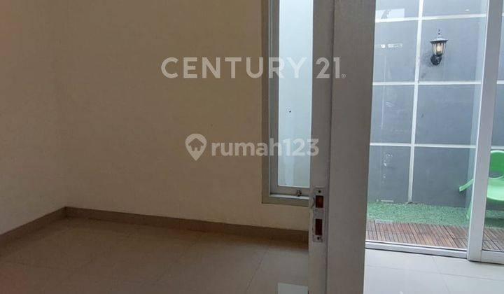 Rumah Cantik 1 Lantai Siap Huni Di Sawangan Depok. Furnished  2