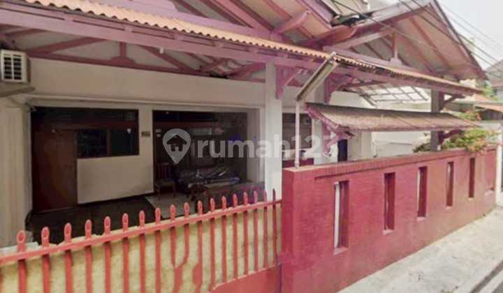 Old 220 m2 House Near MRT Suitable for Boarding in Panglima Polim Area, Kebayoran Baru, South Jakarta Old 220 m2 House Near MRT Suitable for Boarding in Panglima Polim Area, Kebayoran Baru, South Jakarta