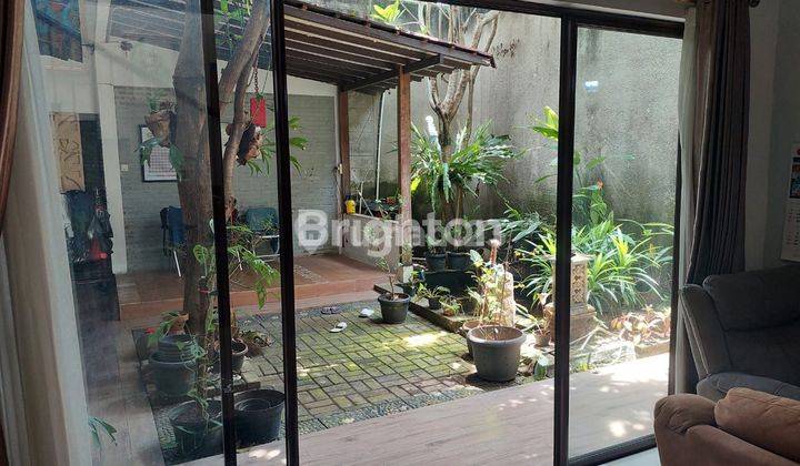 Rumah kaveling pojok jalan buntu dalam cluster kecil di Cilandak 2