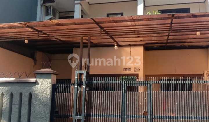 Affordable House on Empang Bahagia Street, Grogol, West Jakarta Affordable House on Empang Bahagia Street, Grogol, West Jakarta