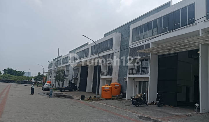 FOR SALE AUCTION WAREHOUSE KEBOMAS GRESIK K1620