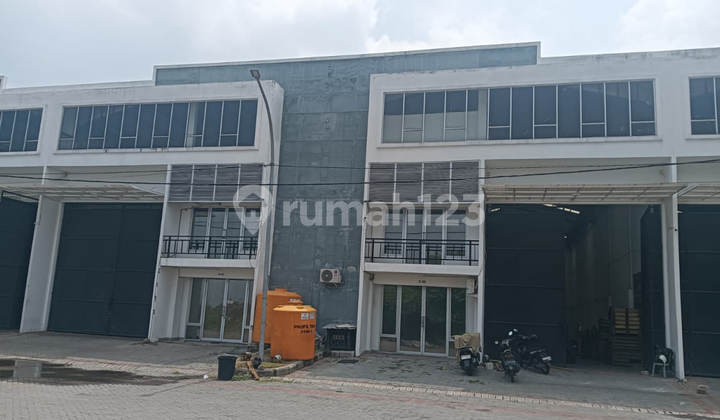 FOR SALE AUCTION WAREHOUSE KEBOMAS GRESIK K1620