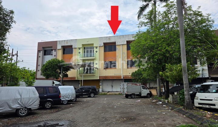 For Sale by Auction, 3-Story Shop House in Tenggilis, Surabaya 2