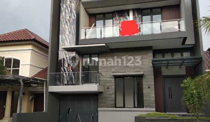 Dijual Rumah 2Lt Baru Renov di Citraland Surabaya Barat