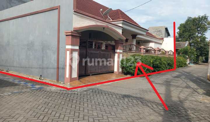For Sale Via Auction 1-Story House in Gading Fajar Candi Housing, Sidoarjo 2