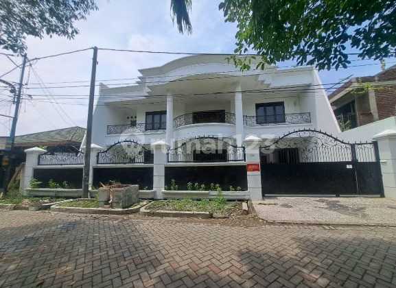 Dijual Via Lelang Rumah 2Lt Bagus di Ketintang Surabaya