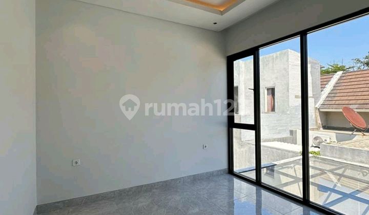 For Sale New Modern Minimalist Greenlake Wiyung Surabaya House 2