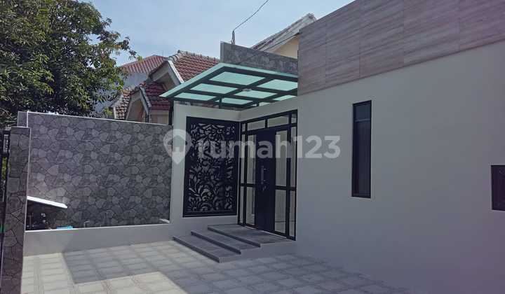 Dijual Rumah 2Lt Estetik di Pondok Mutiara Sidoarjo Kota