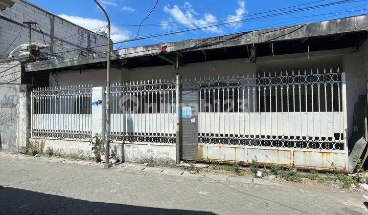 For Sale by Auction, 1-Story House in Wonocolo, Surabaya 2