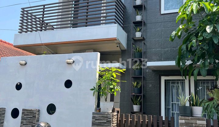 For Quick Sale: 2-Story House with Spacious Garage in Lowokwaru, Malang 2