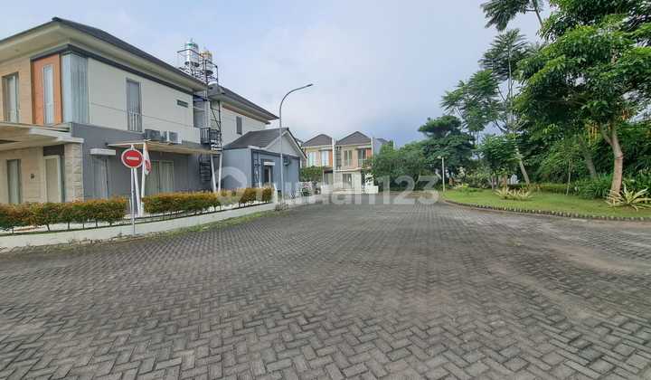 For Sale Via Auction
1-Storey House in Greenland Housing Estate, Menganti, Gresik 2