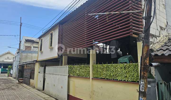 For Sale Via Auction 1-Story House with Commercial Space in Wonokromo, Surabaya