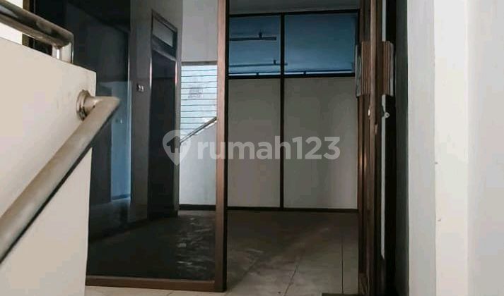 For Sale 3-Story Shop House in Darmo Permai Selatan, Surabaya For Sale 3-Story Shop House in Darmo Permai Selatan, Surabaya