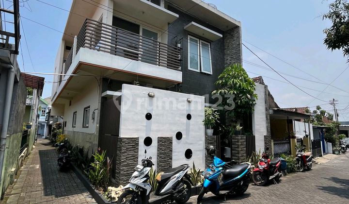 For Quick Sale: 2-Story House with Spacious Garage in Lowokwaru, Malang