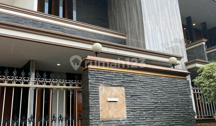 For Sale Exclusive 2-story House in Gayungsari Surabaya