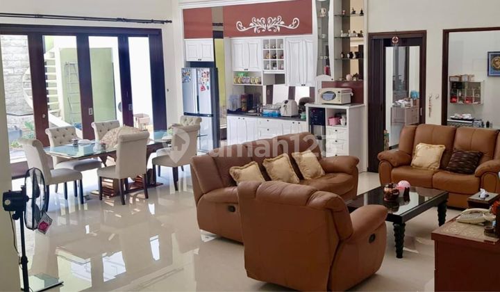 For Sale 2-Story House in Araya I Housing Complex, Sukolilo, Surabaya 2