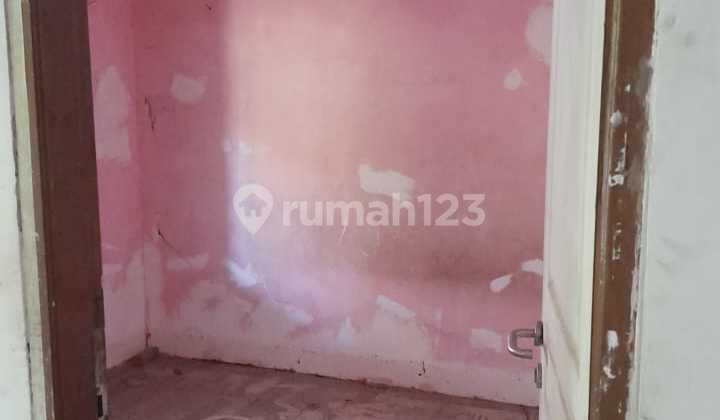 For Sale, Affordable House in Sidoarjo City, Suitable to be Used as a Shop House. 2