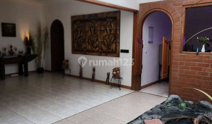 Dijual Rumah 2 Lantai Ada Kolam Renang Dekat Dengan Pakuwon Mall 2