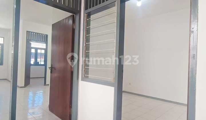 Dijual Rumah Lokasih Strategis Nginden Intan Timur Surabaya 2
