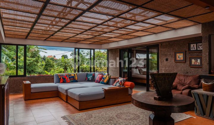 Dijual Villa Mewah - Tegal Cupek, Kuta Utara, Bali Full Furnish