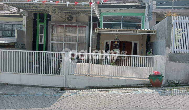 House in Perum Pesona Sekar Giri, Gresik City. House in Perum Pesona Sekar Giri, Gresik City.