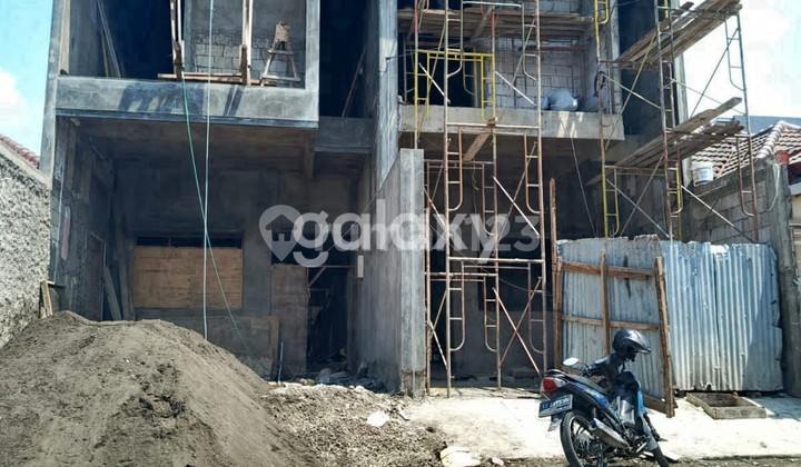 Rumah Nirwana Eksekutif Surabaya 1