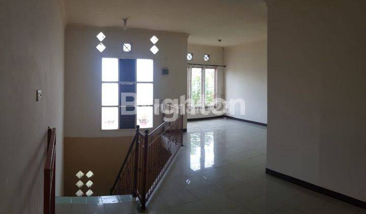 Rumah 2 lantai di sewakan 2