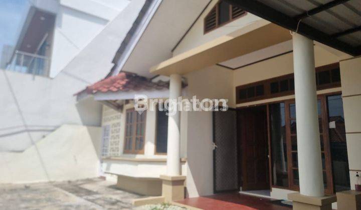 Rumah di sewakan 2 lantai lokasi perumahan 1