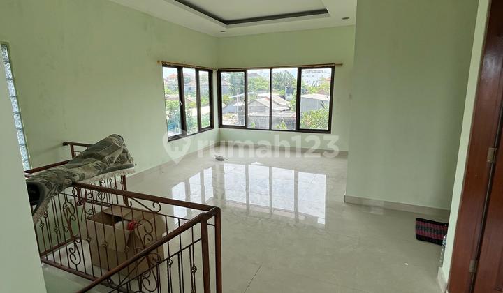 A 3-Story House on Andakasa Street, West Denpasar - Strategic, Spacious, and Ready to Occupy 2