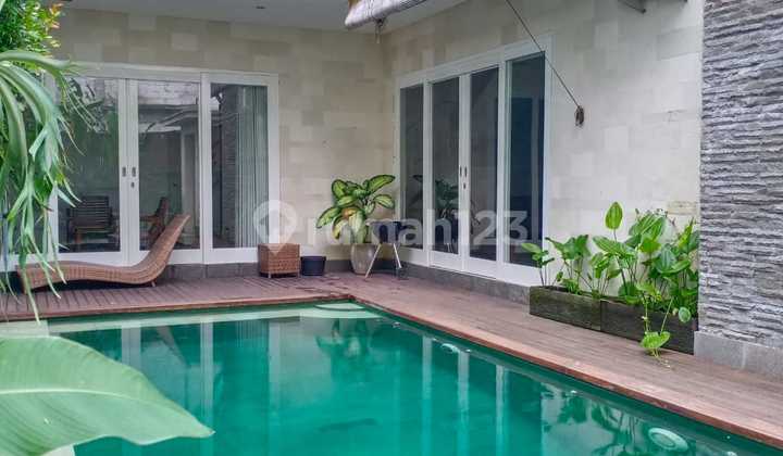 For Rent 3 Bedroom Villa in Padang Linjong, Canggu - Strategic Location Near Cafes & Pererenan Beach